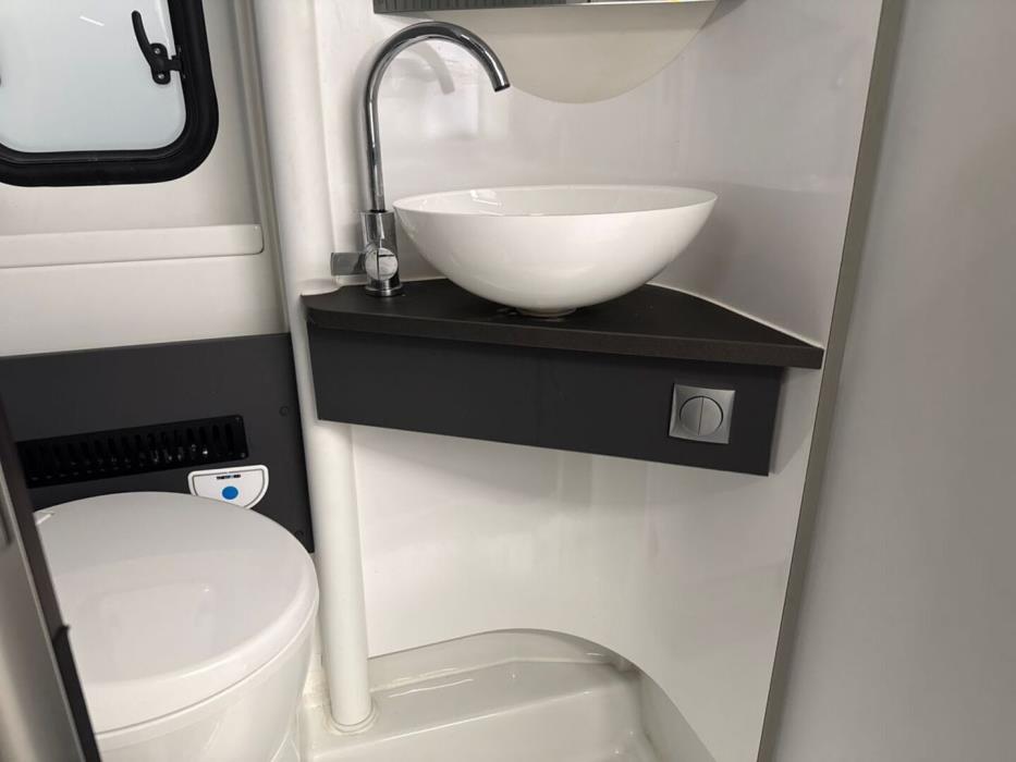 ADRIA TWIN SUPREME 640 SLB 2020