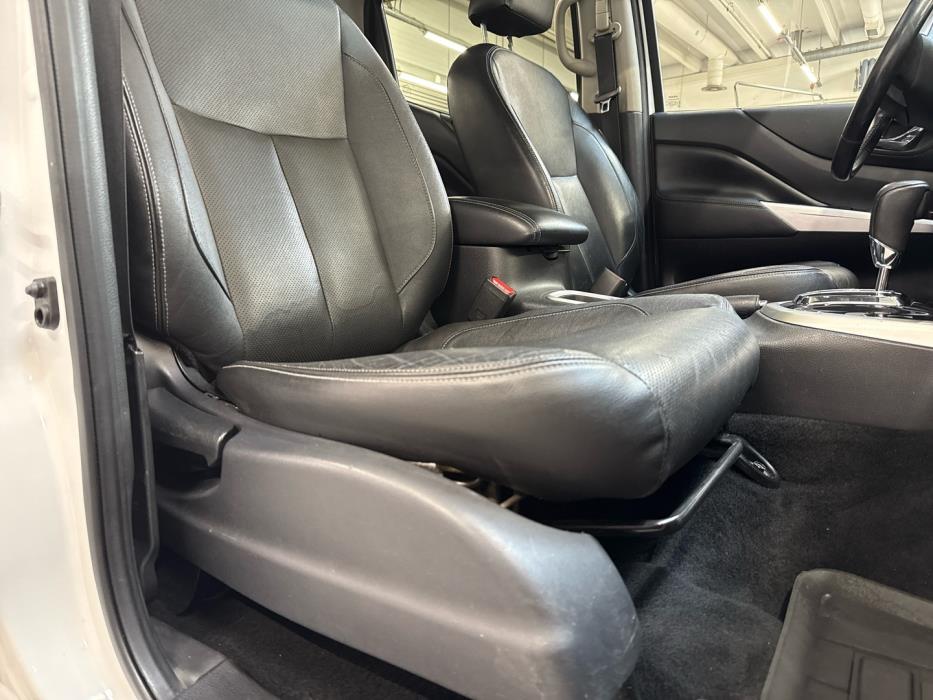 NISSAN Navara 2017