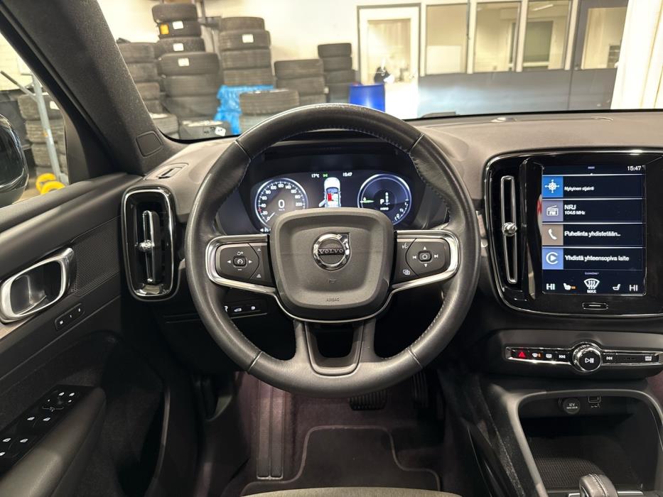 VOLVO XC40 2021