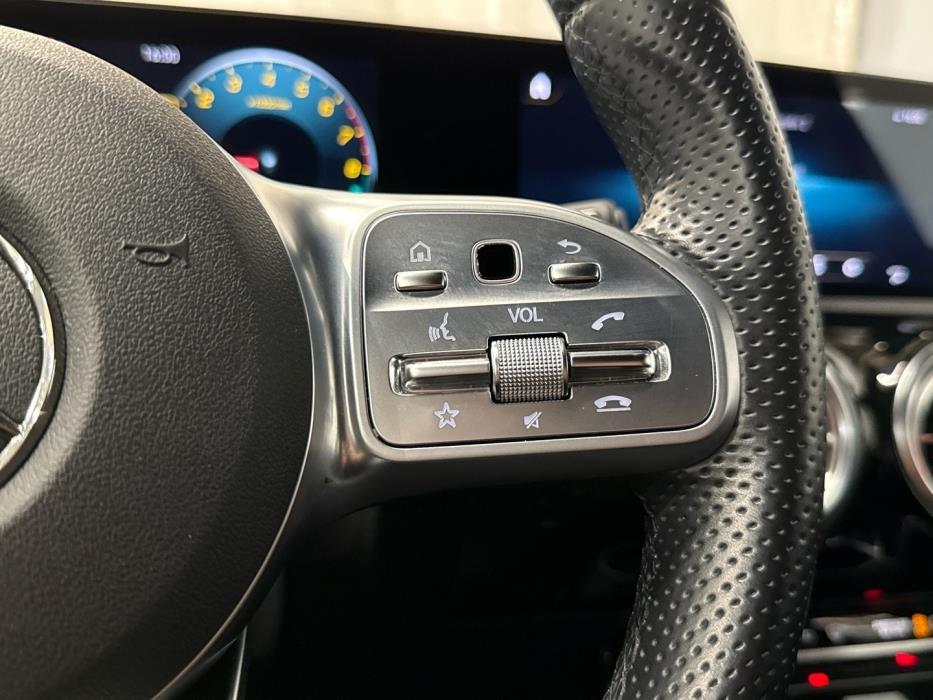 MERCEDES-BENZ A 2021