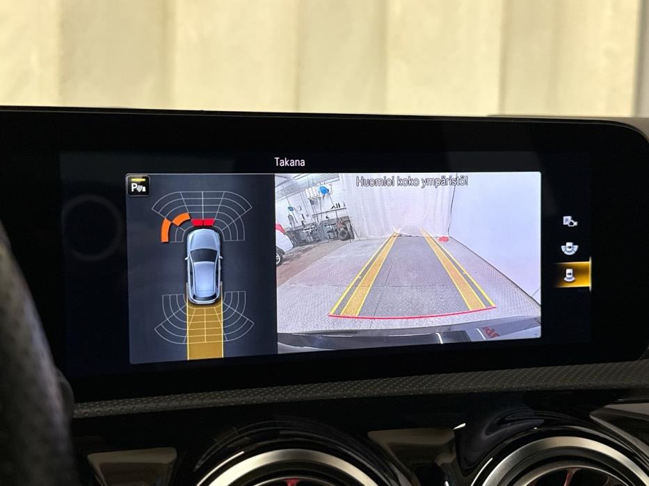 MERCEDES-BENZ A 2021