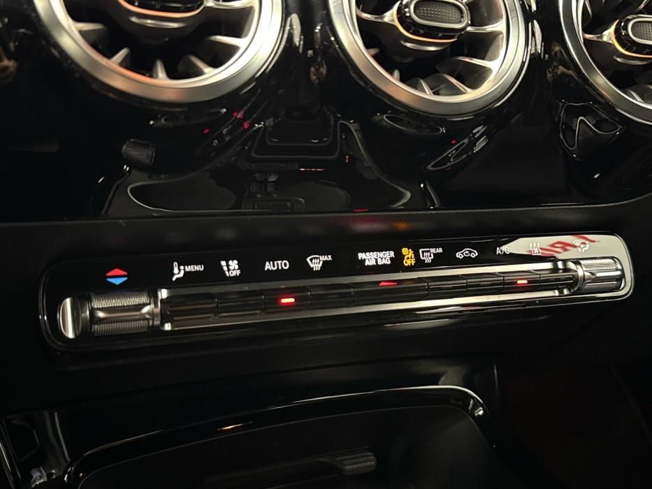 MERCEDES-BENZ A 2021