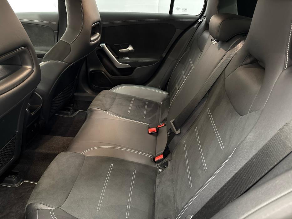 MERCEDES-BENZ A 2021