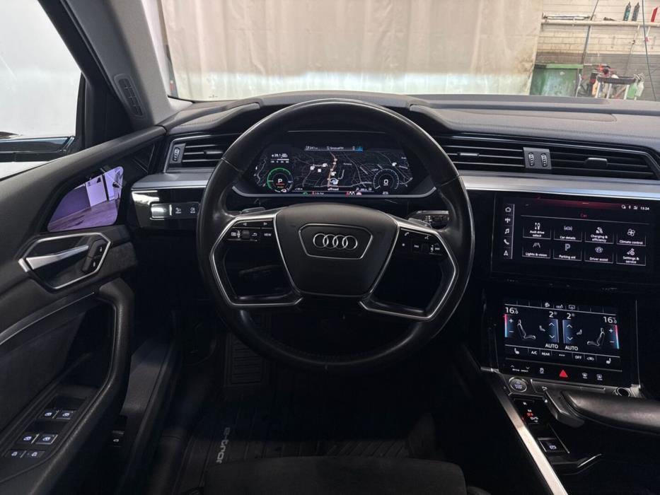 AUDI e-tron 2020