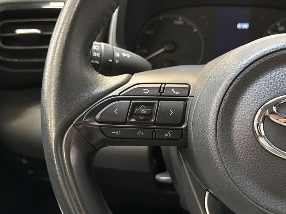 TOYOTA Yaris 2023