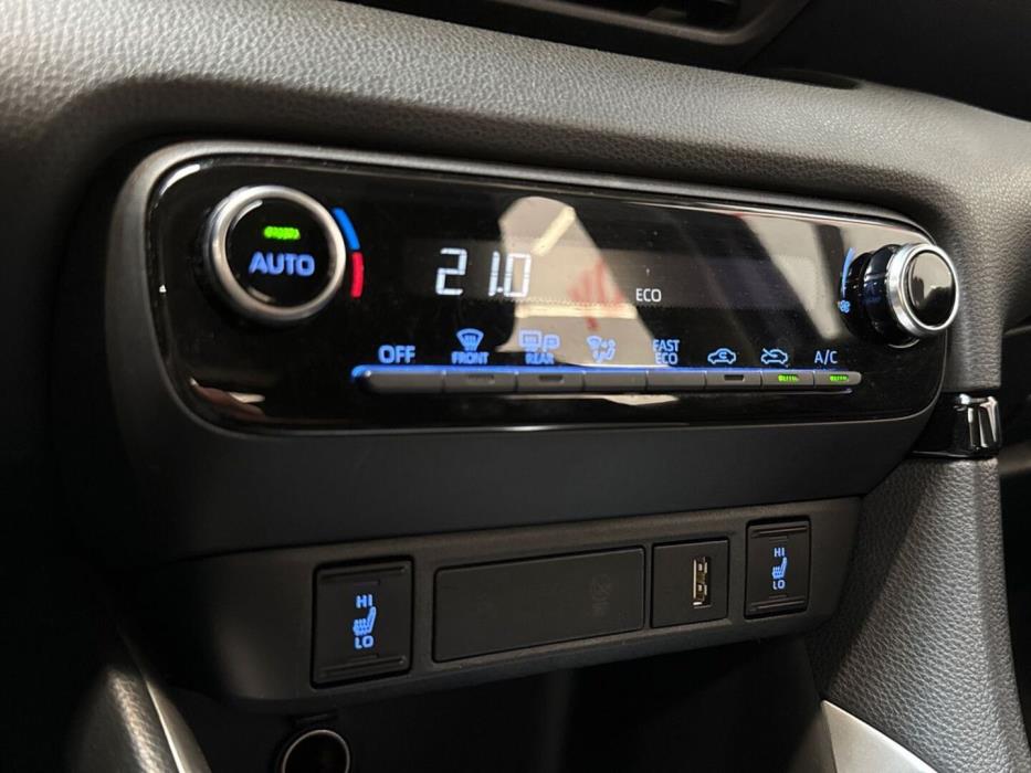 TOYOTA Yaris 2023