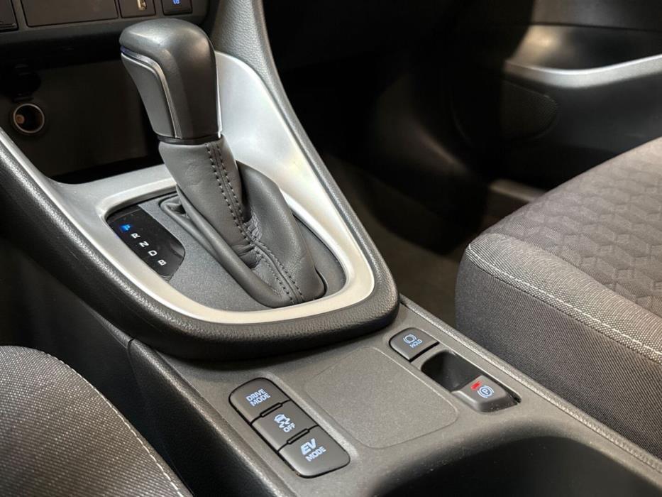 TOYOTA Yaris 2023