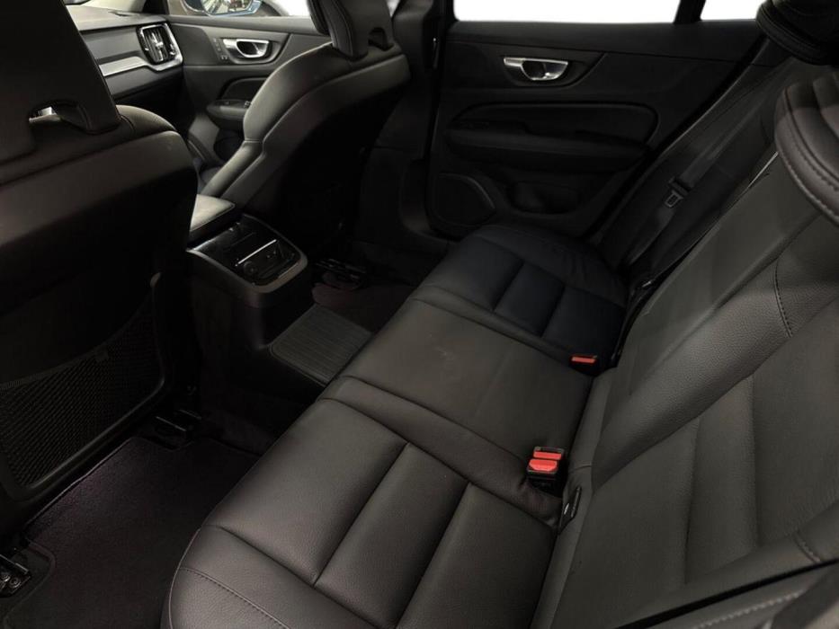 VOLVO V60 2024