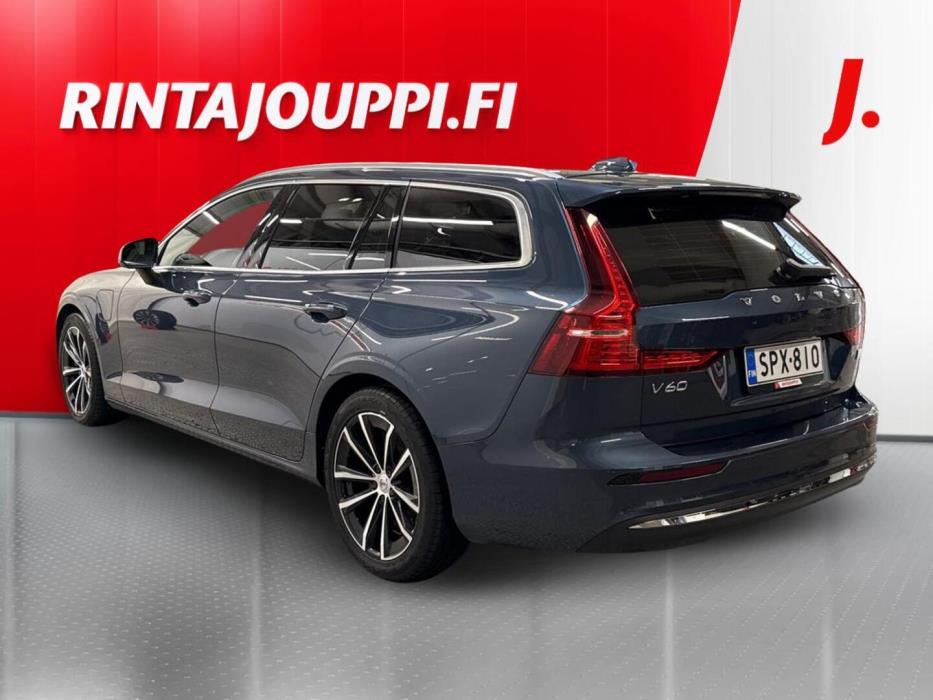 VOLVO V60 2024