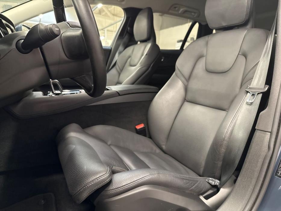 VOLVO V60 2024