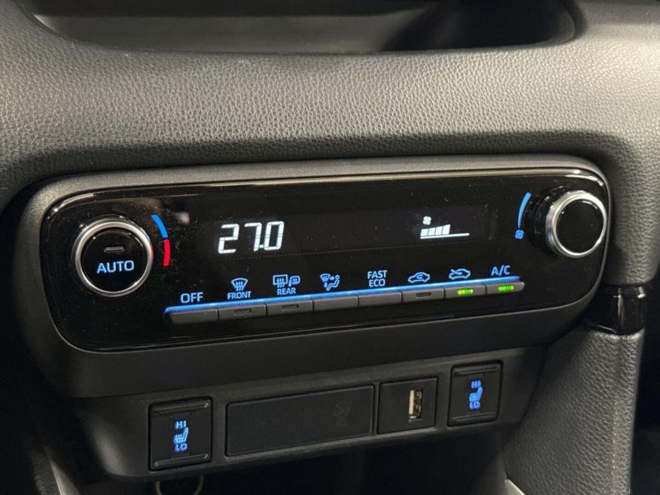 TOYOTA Yaris 2024