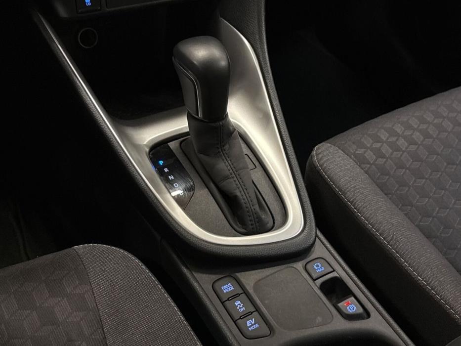 TOYOTA Yaris 2024