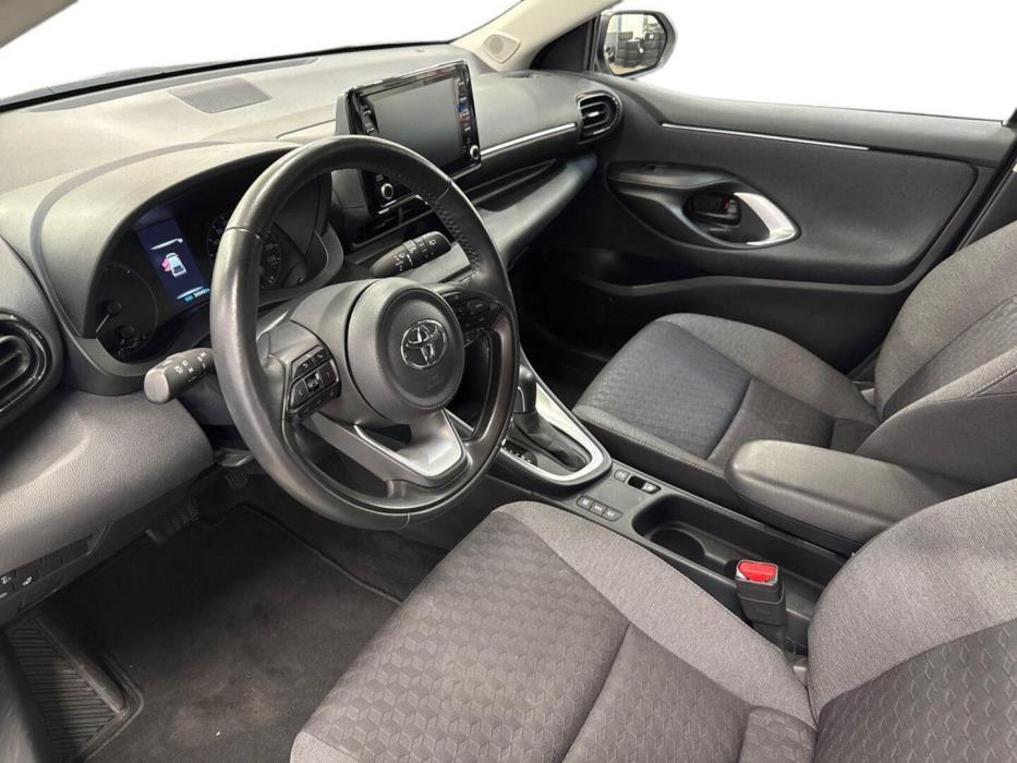 TOYOTA Yaris 2024