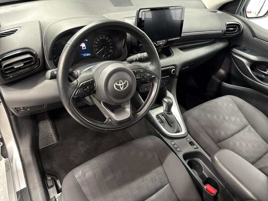 TOYOTA Yaris 2024