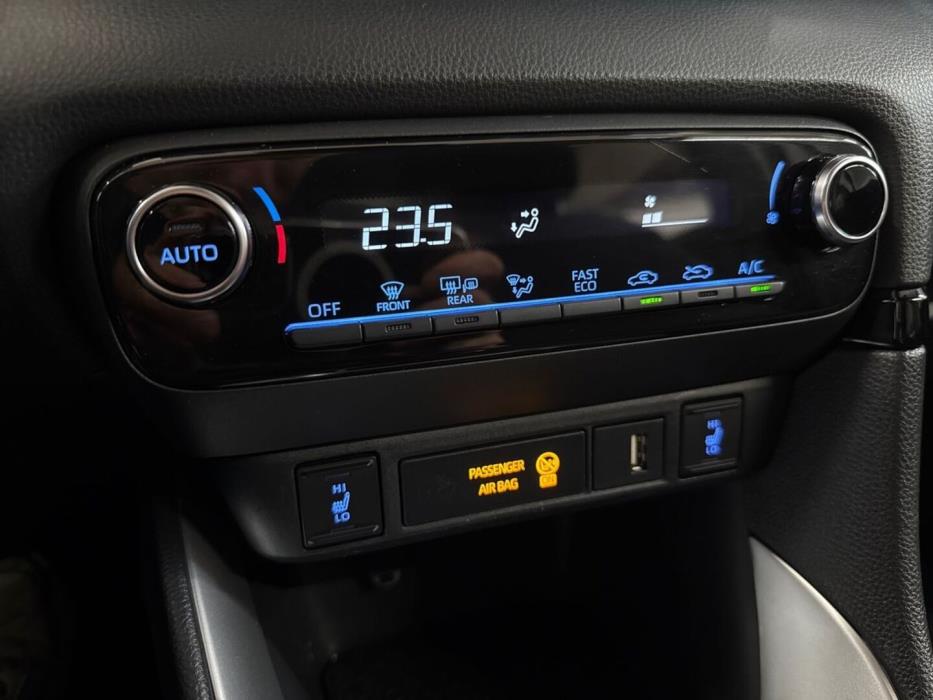 TOYOTA Yaris 2024