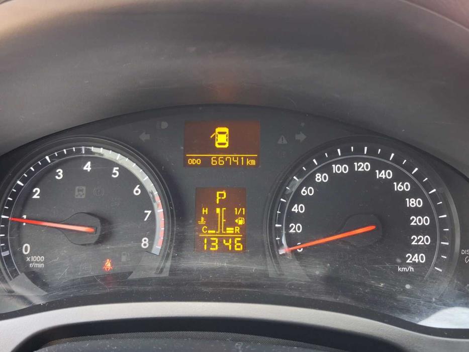 TOYOTA Avensis 2015