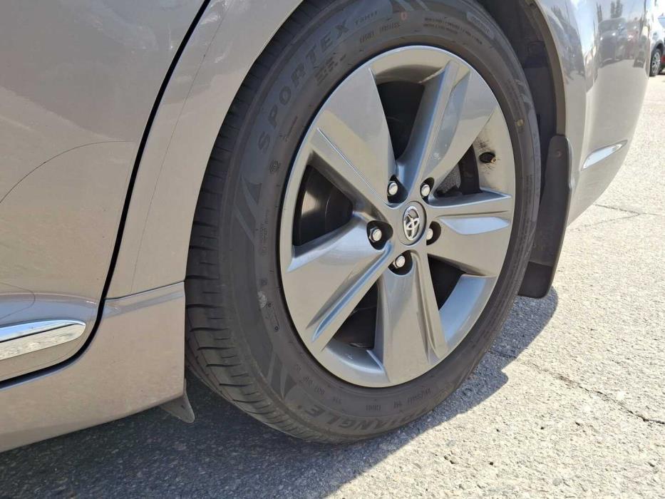 TOYOTA Avensis 2015