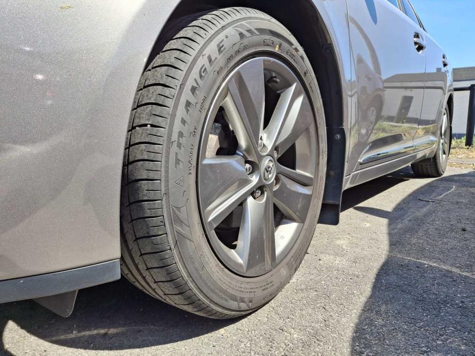 TOYOTA Avensis 2015