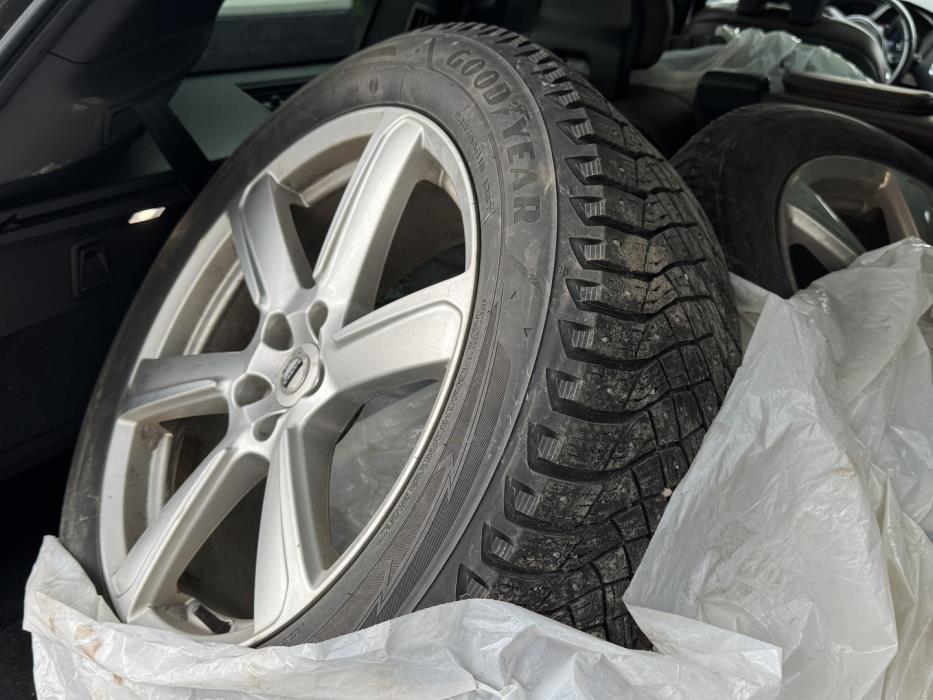 VOLVO XC90 2019
