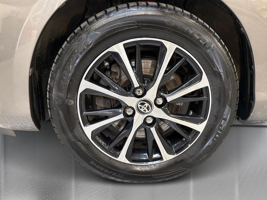 TOYOTA Yaris 2019