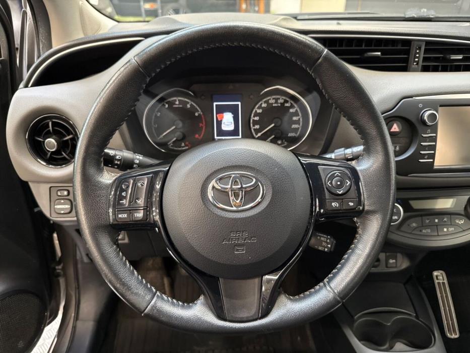 TOYOTA Yaris 2019