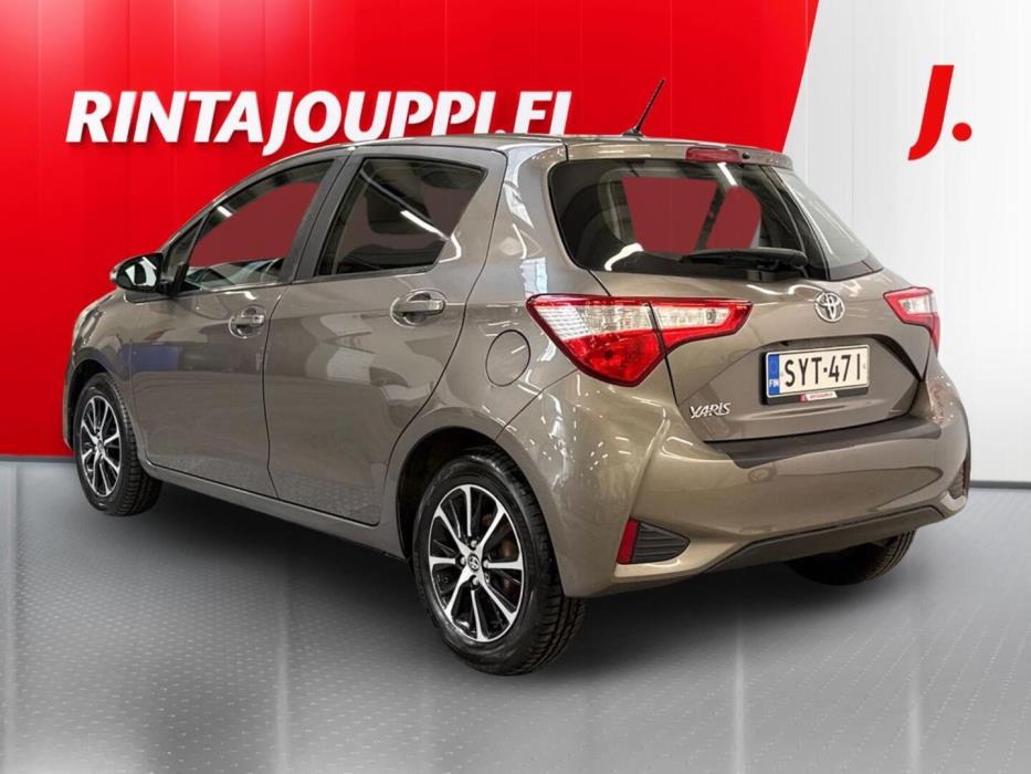 TOYOTA Yaris 2019
