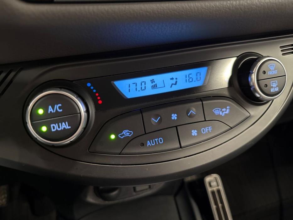 TOYOTA Yaris 2019