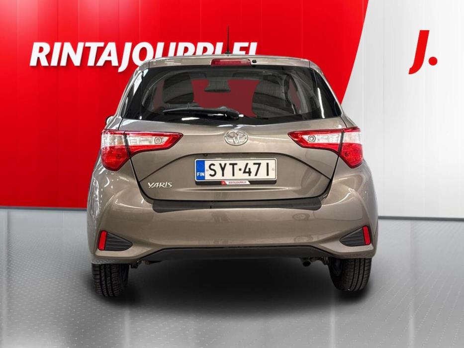 TOYOTA Yaris 2019