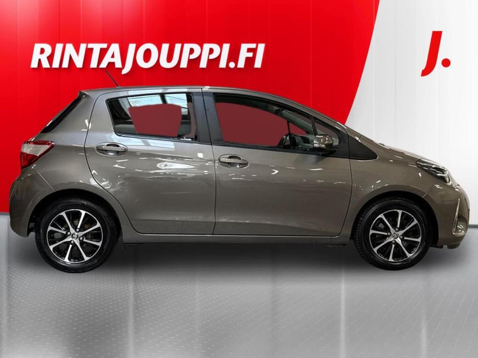 TOYOTA Yaris 2019