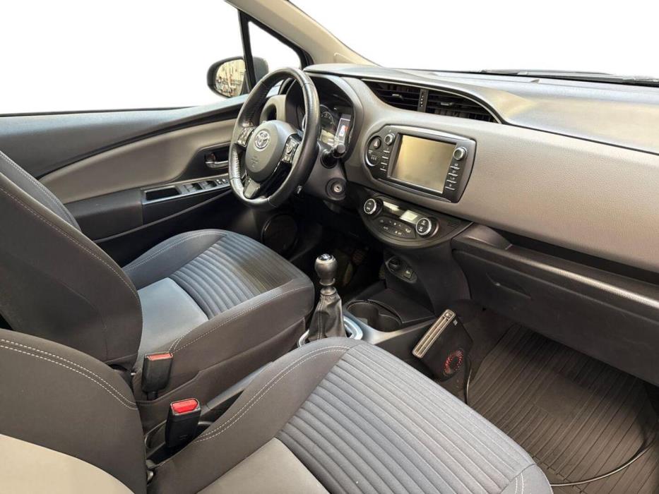 TOYOTA Yaris 2019