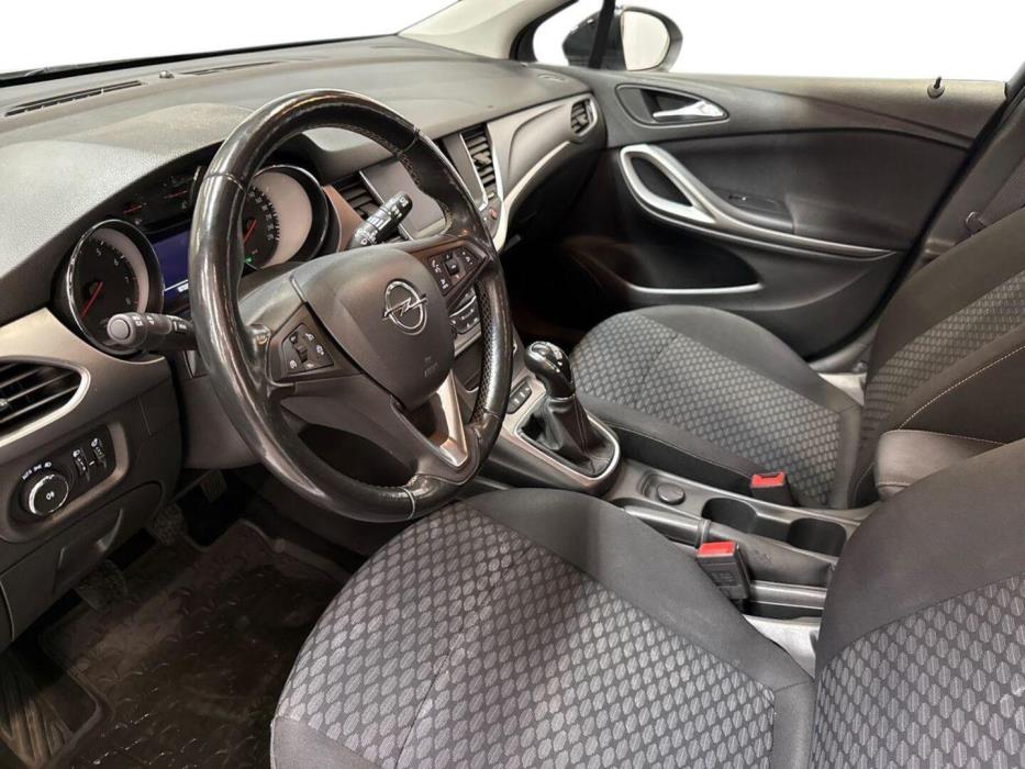 OPEL Astra 2021