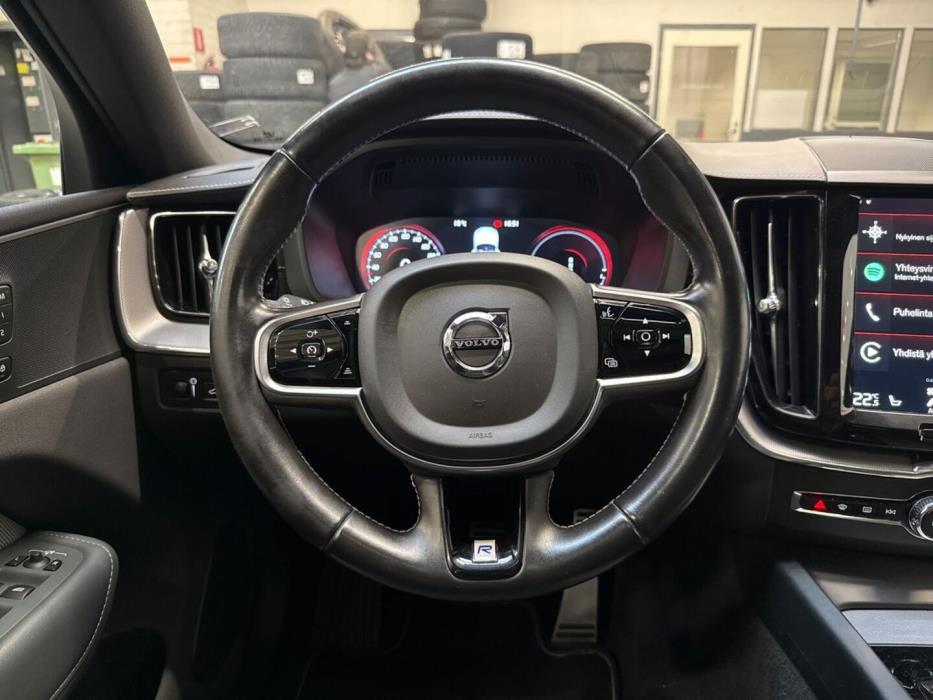 VOLVO XC60 2020