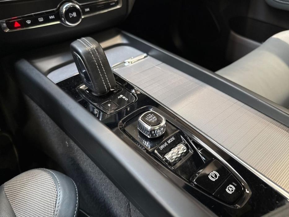 VOLVO XC60 2020