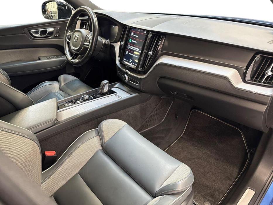 VOLVO XC60 2020