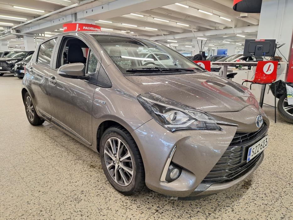 TOYOTA Yaris 2019