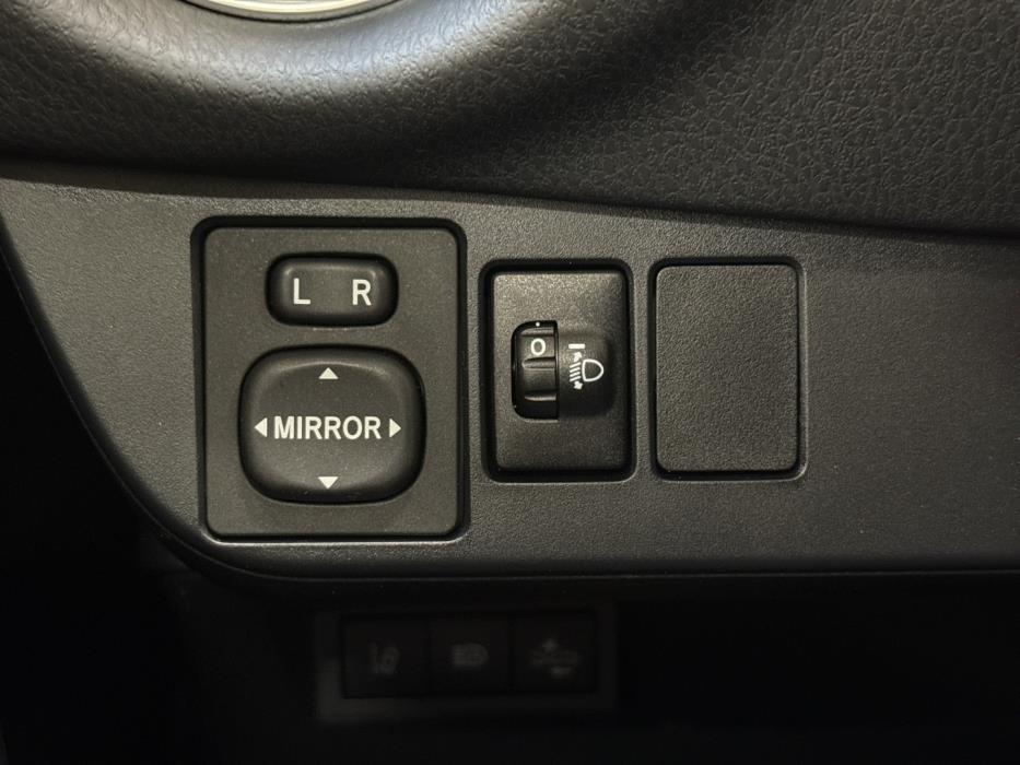 TOYOTA Yaris 2019