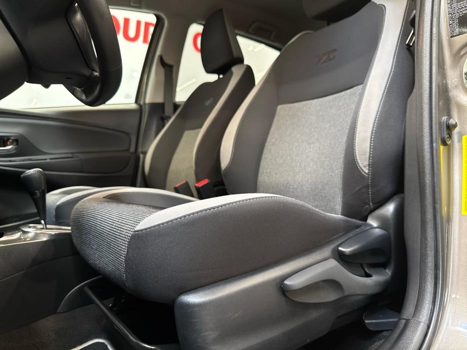 TOYOTA Yaris 2019
