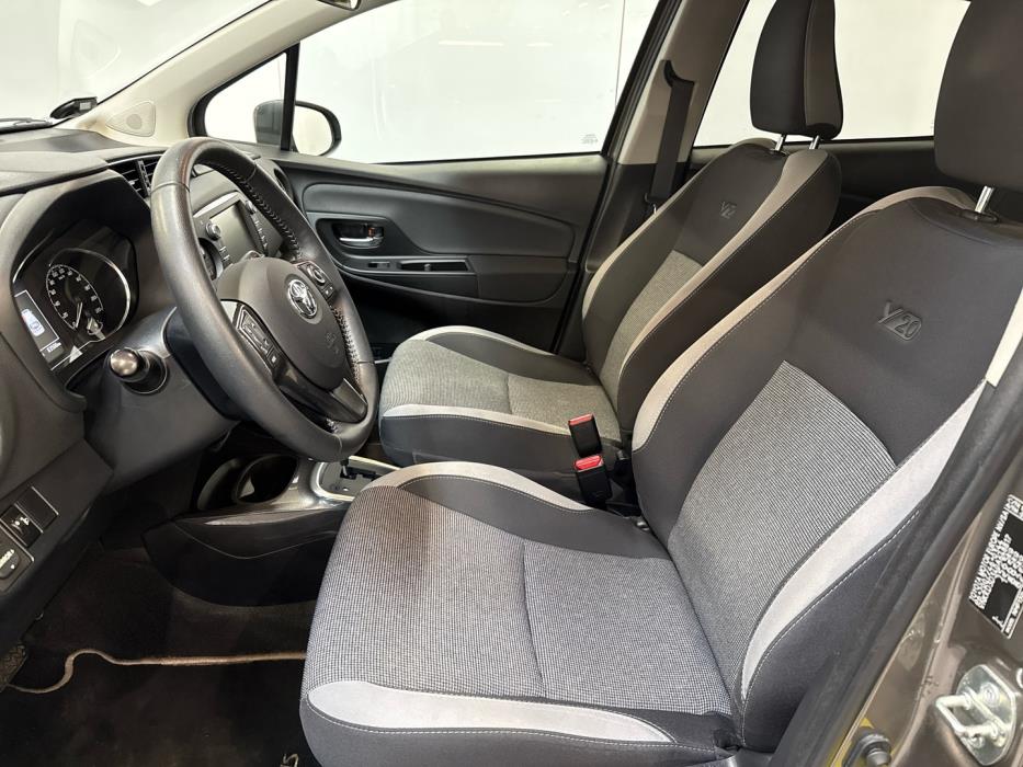 TOYOTA Yaris 2019