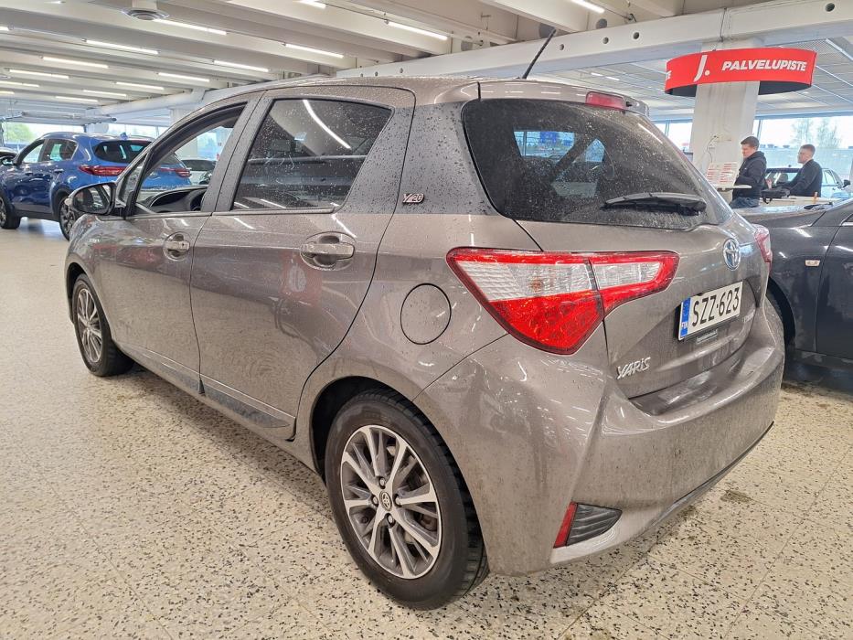 TOYOTA Yaris 2019