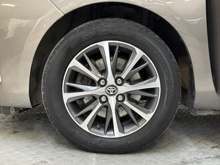 TOYOTA Yaris 2019