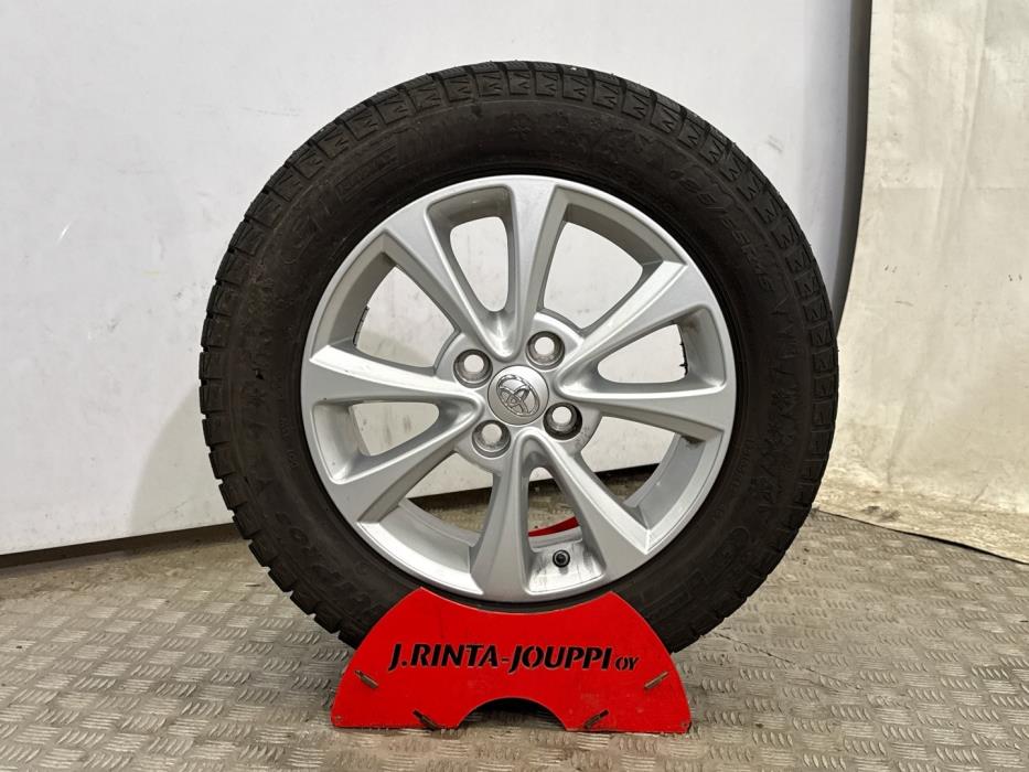 TOYOTA Yaris 2019
