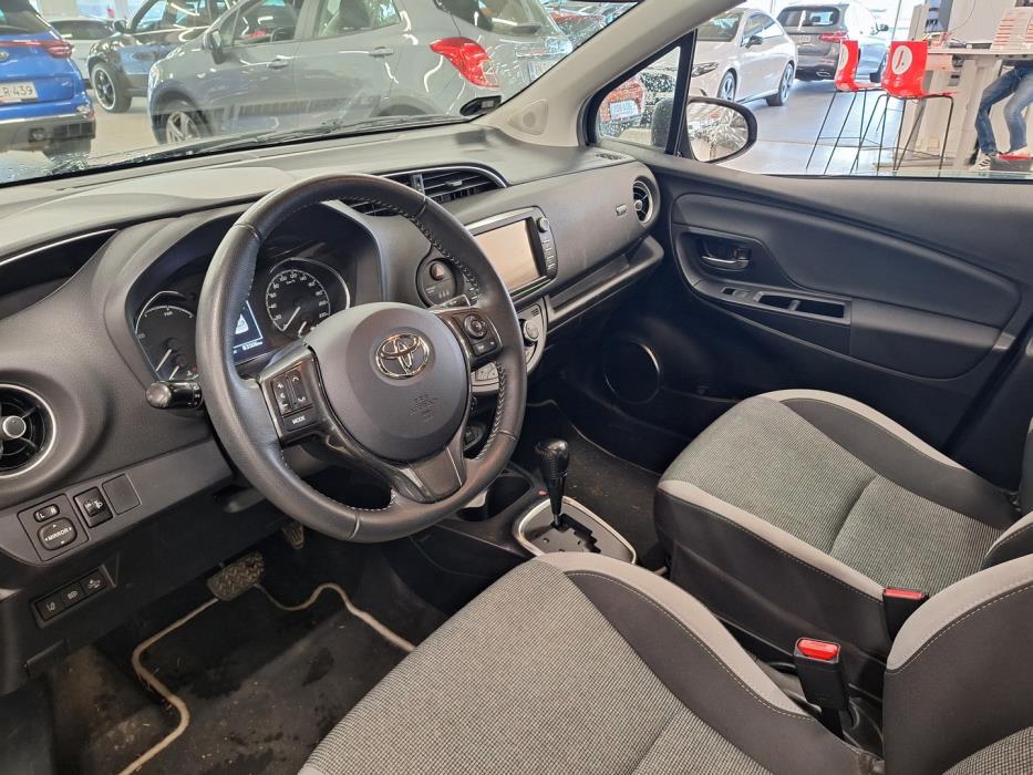 TOYOTA Yaris 2019