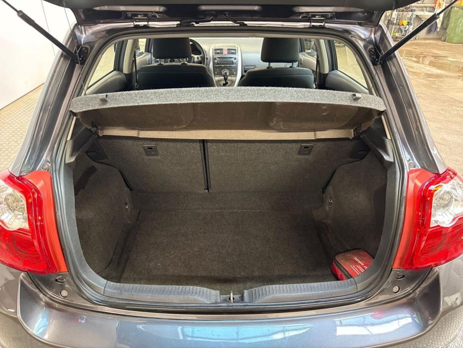 TOYOTA Auris 2010