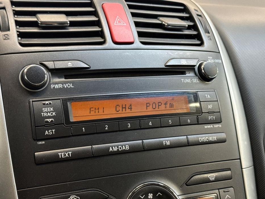 TOYOTA Auris 2010