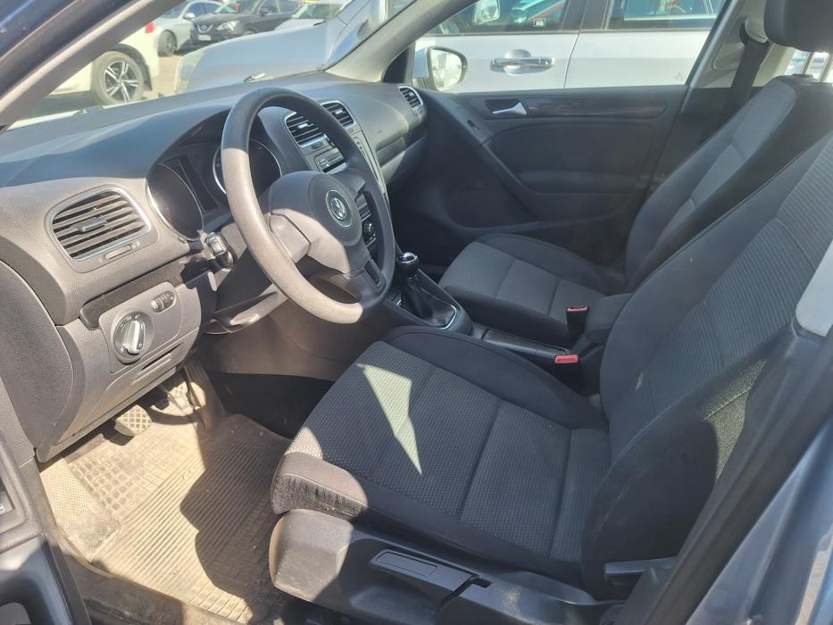 VOLKSWAGEN Golf 2009
