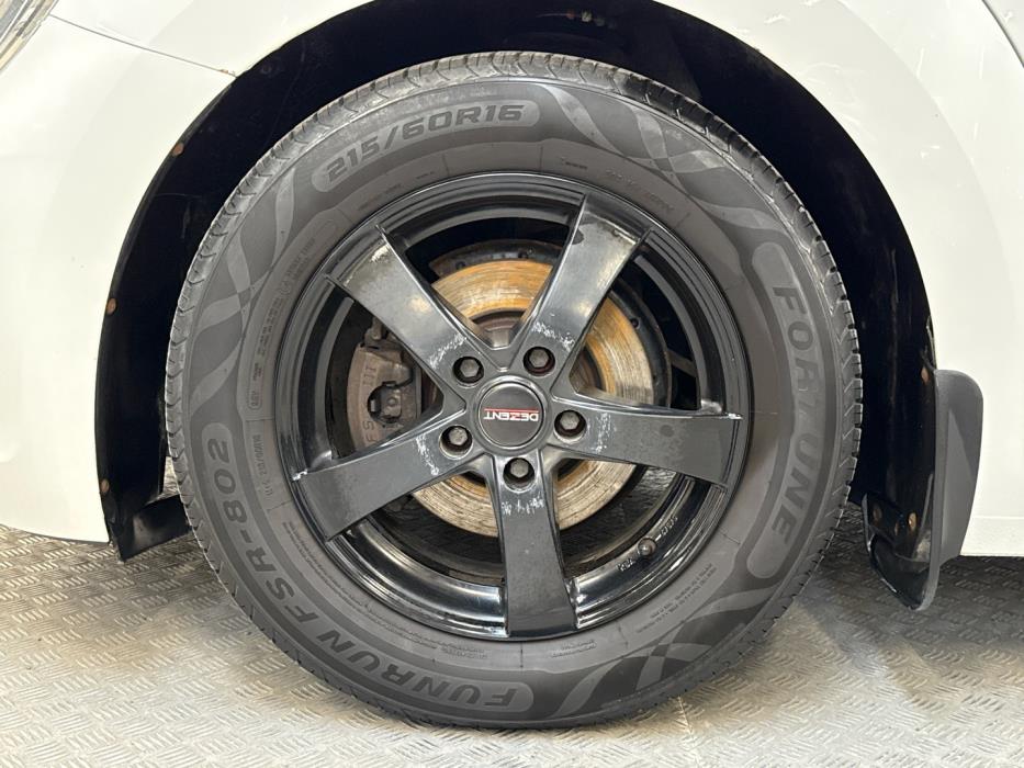 VOLKSWAGEN Beetle 2012