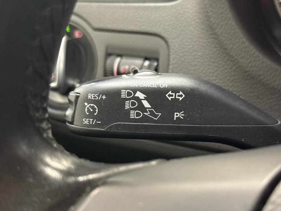 VOLKSWAGEN Polo 2014