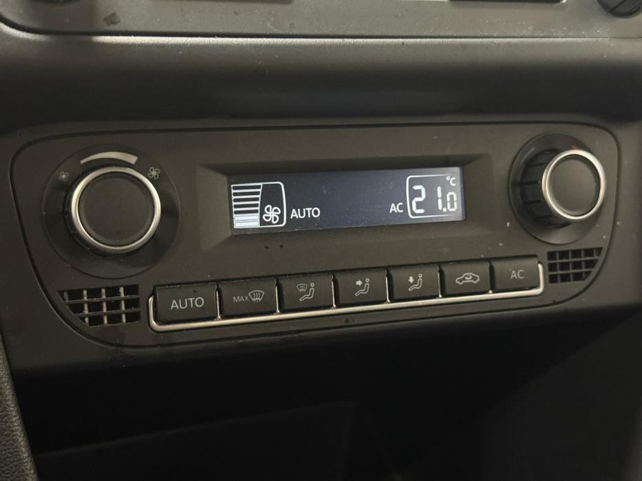 VOLKSWAGEN Polo 2014