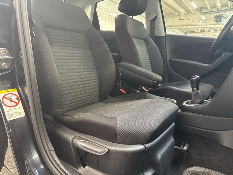 VOLKSWAGEN Polo 2014