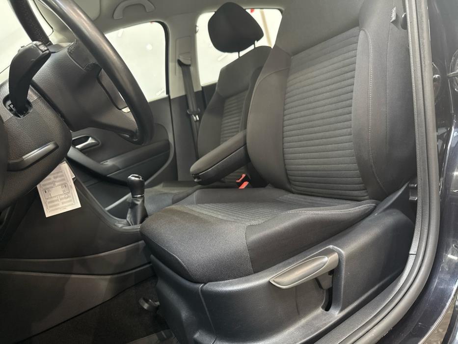 VOLKSWAGEN Polo 2014